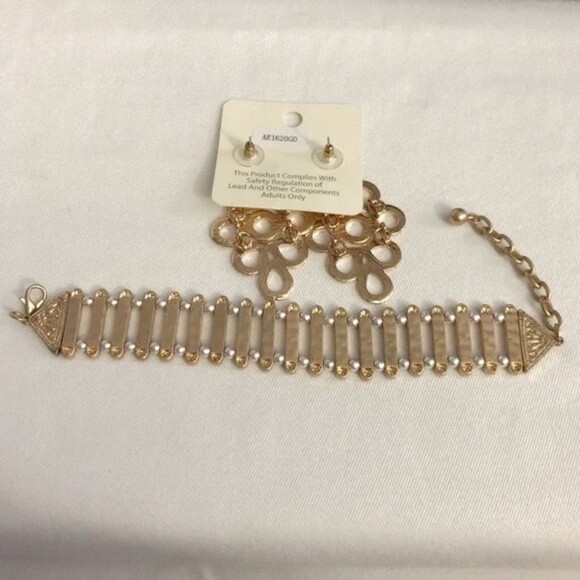 Envy Pierced Earrings & Bracelet Set Gold Tone NIP - Picture 2 of 6